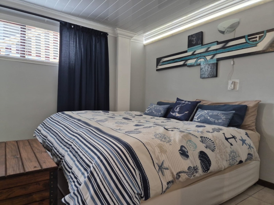 4 Bedroom Property for Sale in Stilbaai Wes Western Cape